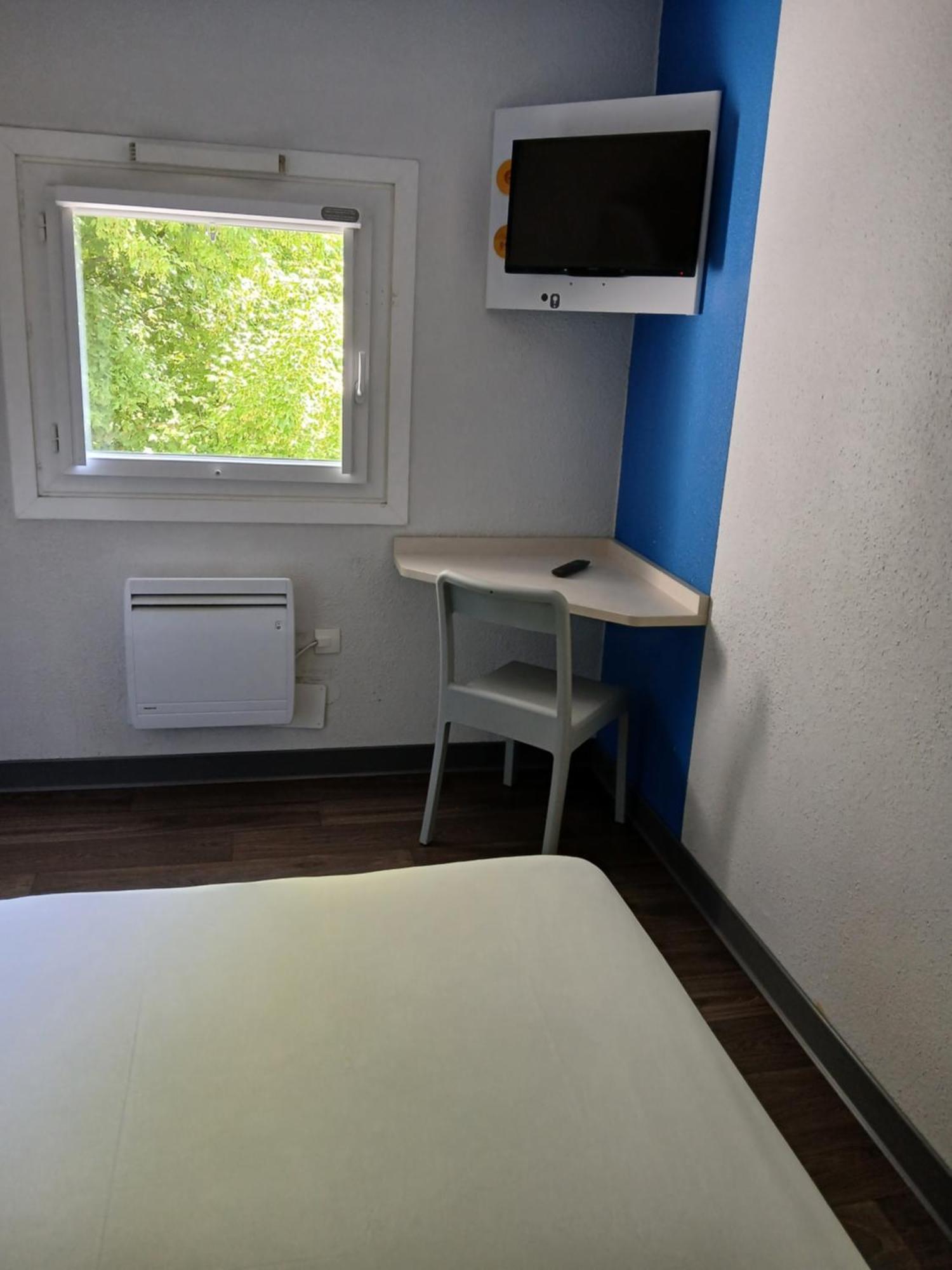 Hotelf1 Valenciennes Douchy Les Mines Haulchin Zewnętrze zdjęcie
